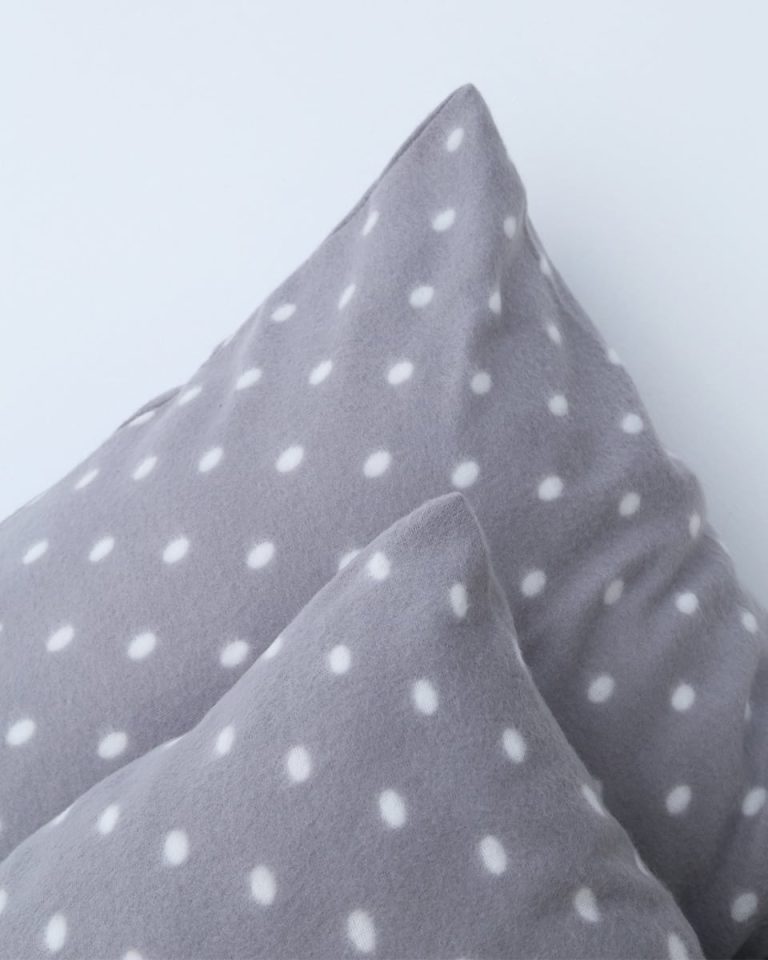 Βρεφική Fleece Γκρι Πουά Μαξιλαροθήκη Firenze 30x45cm 30x45cm Γκρι της Pennie - Image 3