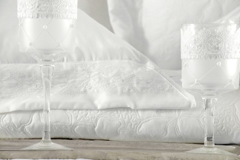 TABITHA - ΣΕΤ ΚΟΥΒΕΡΛΙ ΕΚΡΟΥ ΣΕΤ 3 ΤΕΜΑΧΙΑ (1 235X250, 2 50X70) ΣΕΤ 3 ΤΕΜΑΧΙΑ (1 235X250, 2 50X70) ΜΙΚΡΟΣΑΤΕΝ Rythmos - Image 2