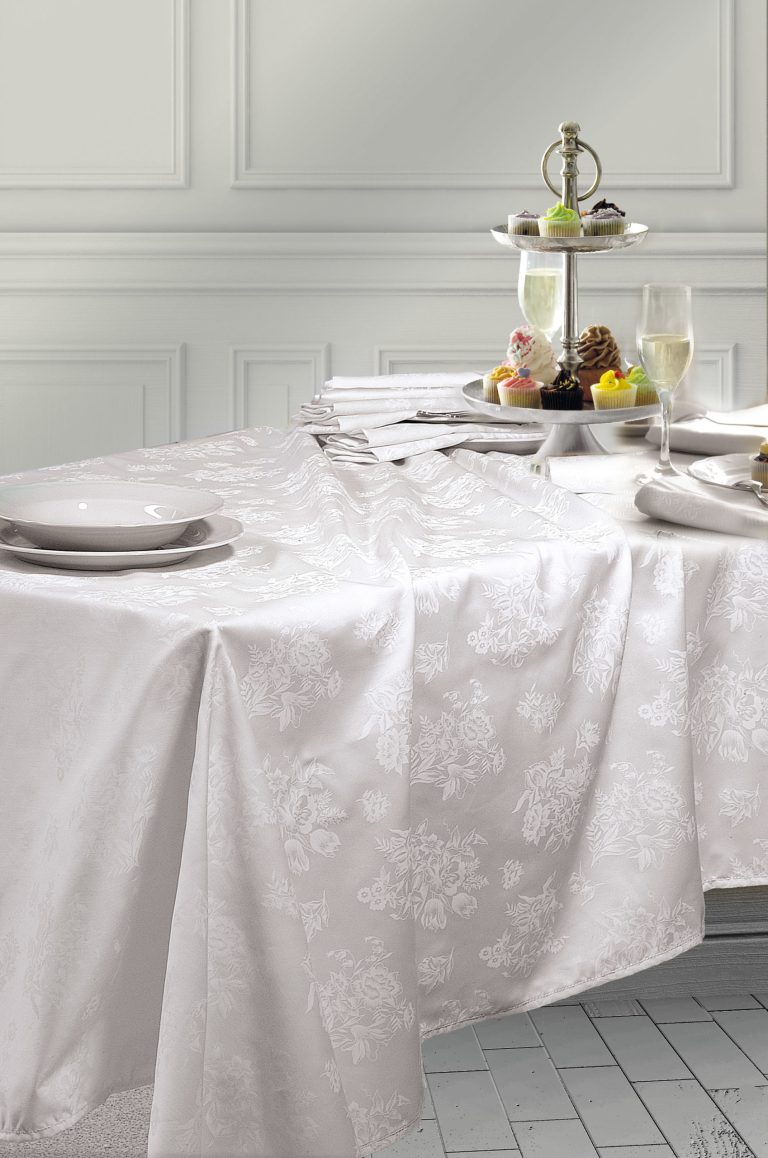 174-A-scaled-8.jpg JASMINE - TΡΑΠΕΖΟΜΑΝΗΛΟ ΣΑΤΕΝ ΖΑΚΑΡ ΛΕΥΚΟ 140X140 140X140 ΖΑΚΑΡ Rythmos - Image 1