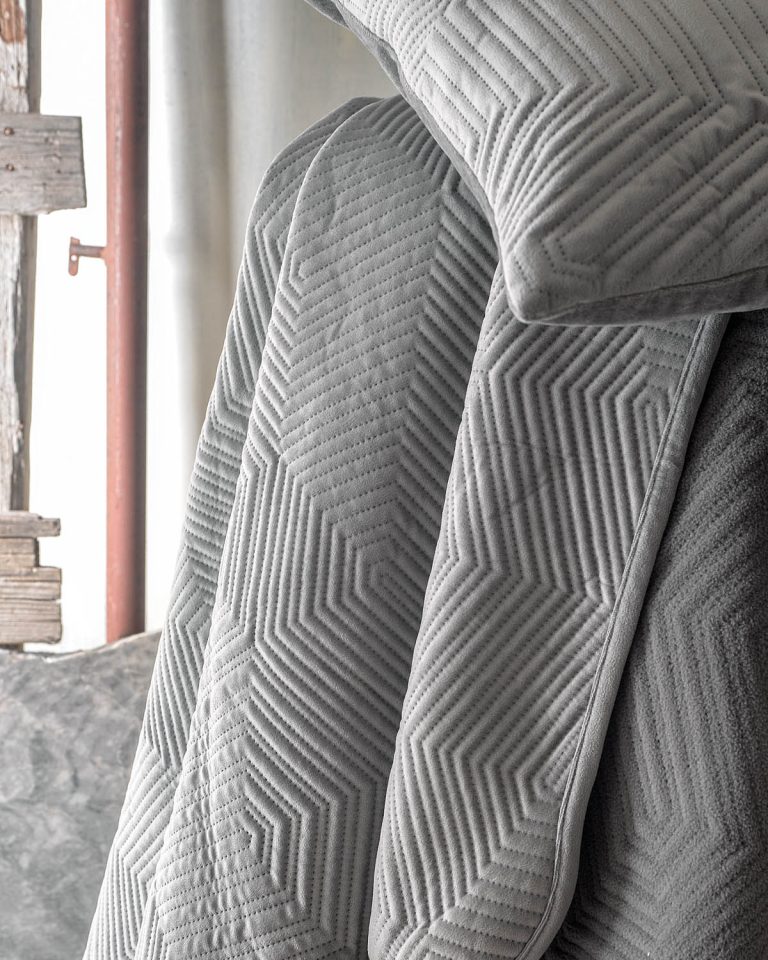 selma_sofa-gray-dtl.jpg SELMA - ΡΙΧΤΑΡΙ ΓΚΡΙ 180X240 180X240 ΒΕΛΟΥΤΕ Rythmos - Image 1