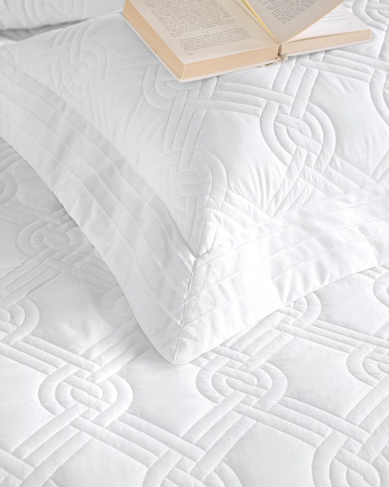 REINA - ΣΕΤ ΚΟΥΒΕΡΛΙ ΛΕΥΚΟ ΣΕΤ 7 ΤΕΜΑΧΙΑ (1 235X250, 2 240X260, 4 50X70) ΣΕΤ 7 ΤΕΜΑΧΙΑ (1 235X250, 2 240X260, 4 50X70) ΜΙΚΡΟΣΑΤΕΝ Rythmos - Image 3