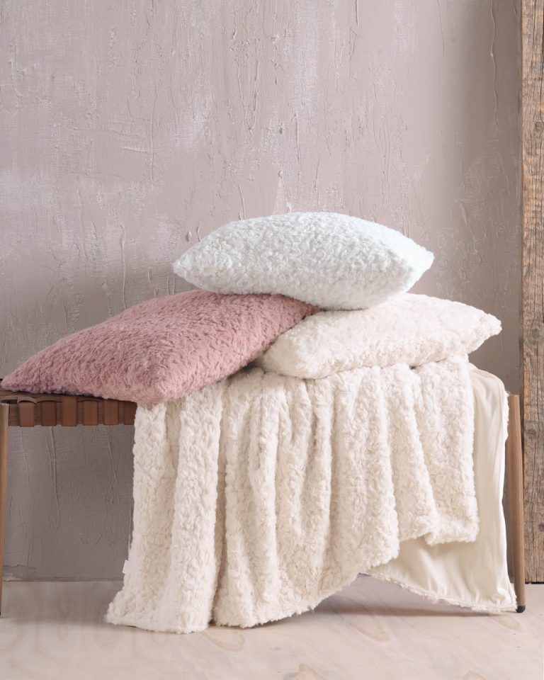 SNUG ΣΑΠΙΟ ΜΗΛΟ - ΚΟΥΒΕΡΤΑ/ΡΙΧΤΑΡΙ ΚΑΝΑΠΕ ΜΑΞΙΛΑΡΙ ΜΕ ΓΕΜΙΣΗ (50Χ50) ΜΑΞΙΛΑΡΙ ΜΕ ΓΕΜΙΣΗ (50Χ50) Rythmos - Image 2