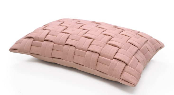 Clusp (Blush) Μαξιλάρι Διακοσμητικό with polyfiller 100% cotton knitted Cushion 40x60 Liolios Home - Image 2