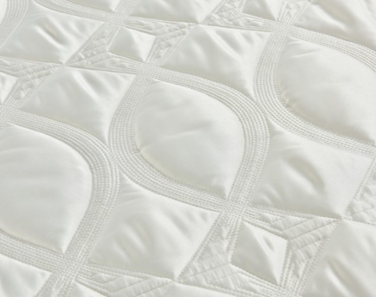 Monte Carlo (Ivory) Σετ Κουβερλί/Κουβερτόριο 250x240 + Mαξ/θήκες 50x70/2τεμ 100%Silk/Satin & Καπιτονέ κέντημα Liolios Home - Image 2