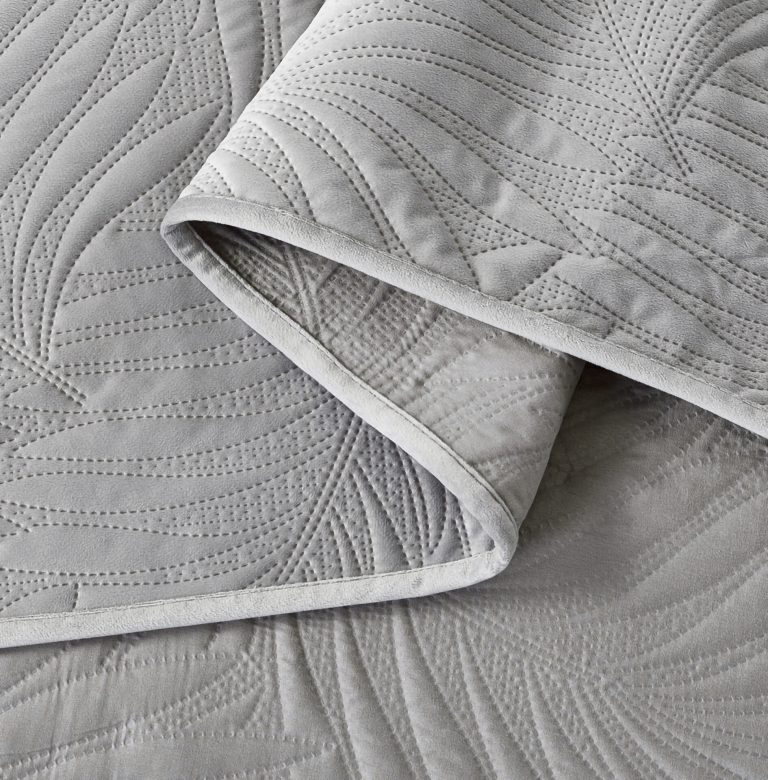 Κουβερλί Υπέρδιπλο Ibiza (Grey) 100% luxury velvet 220x240 Liolios Home - Image 5