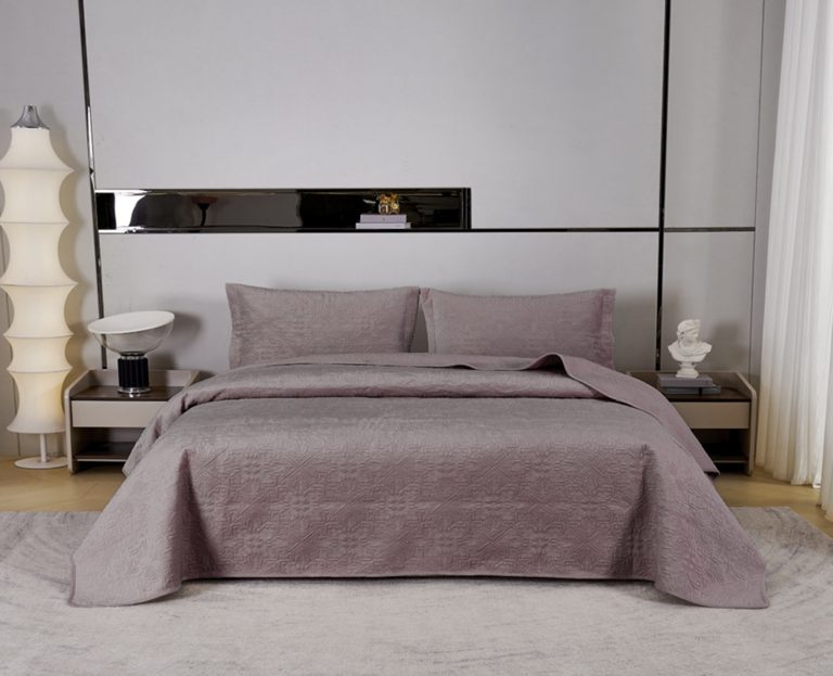 Mandy_amethyst_1-3.jpg Κουβερλί Υπέρδιπλο Mandy (Amethyst) 100% velvet & καπιτονέ κέντημα 220x240 Liolios Home - Image 1