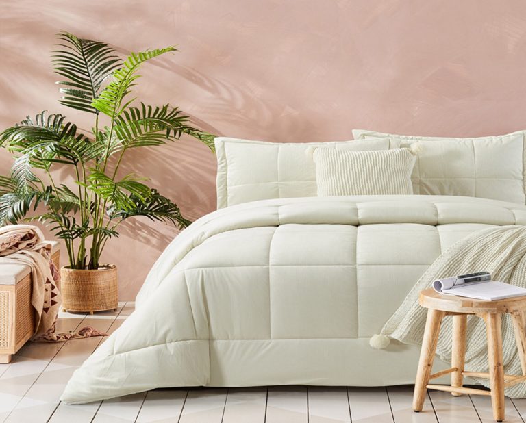 P16_PRIMAVERA_ivory-2.jpg Ζεύγος Μαξιλαροθήκες PRIMAVERA (Ivory) 220gsm dutch velvet,Εσωτ:350gsm pol.,Πίσω:70gsm micro Μαξ/θήκες 50x70/2τεμ Liolios Home - Image 1