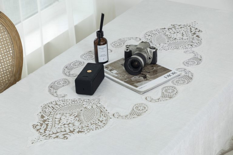 PLS-TB2222 (White) Μεταξωτό κέντημα με χειροποίητη δαντέλα Μαξιλάρι 45x45 Liolios Home - Image 4