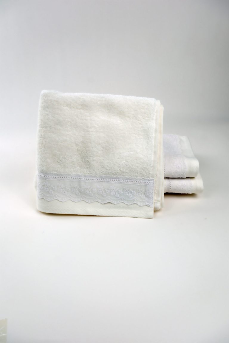 Fisto (White) Σετ Πετσέτες Μπάνιου 3 Τεμάχια (30x50,50x90,70x140) 500gsm,100% cotton terry towel lace Σετ 3τεμ: 30x50,50x90,70x140 Liolios Home - Image 3