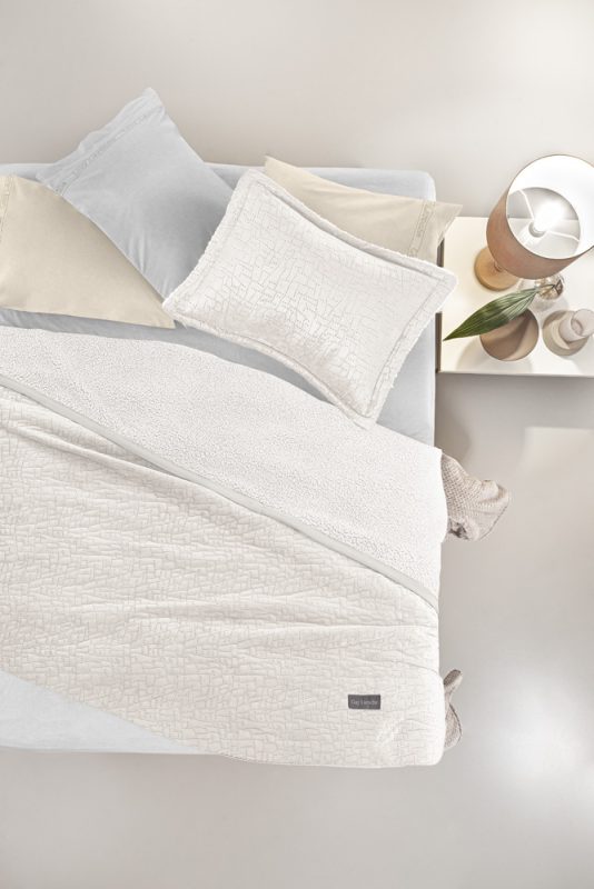 Σετ 2τμχ Κουβέρτα Bolzano Ivory 160x220 της Guy Laroche (100% Velvet Pol.)