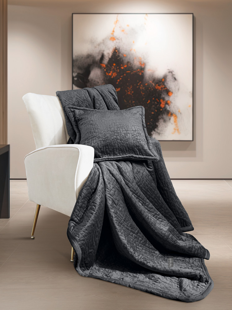 1133086224006.jpg Ριχτάρι Bolzano Anthracite 130x170 + Διακοσμητική Μαξιλαροθήκη της Guy Laroche (100% Velvet Pol.) - Image 1