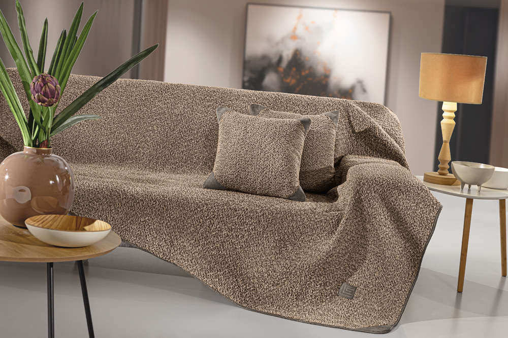 1133086224016.jpg Αντιολισθητικό Ριχτάρι Lama Taupe 170x250 της Guy Laroche (100% Jaquard Pol.) - Image 1