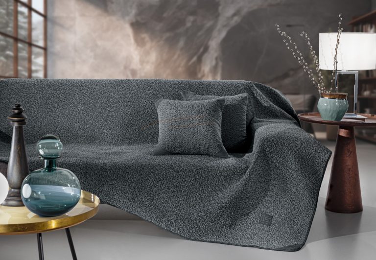 1133086224018.jpg Αντιολισθητικό Ριχτάρι Lama Anthracite 170x250 της Guy Laroche (100% Jaquard Pol.) - Image 1