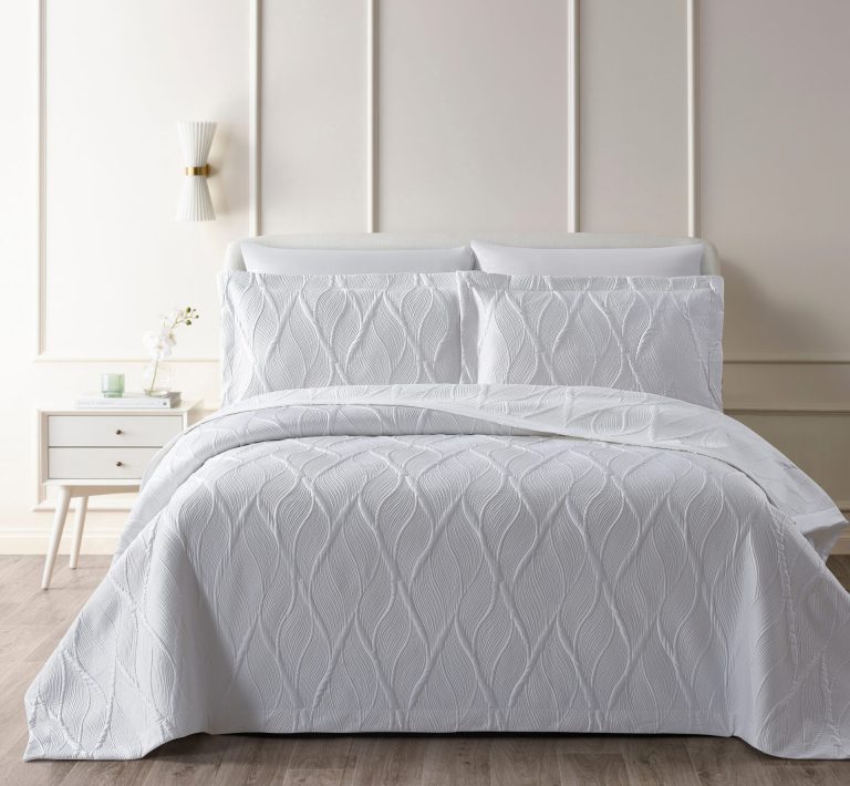 Lily (White) Bedspead 100% microsatin & καπιτονέ κέντημα 250x240 + Mαξ/θήκες 50x70/2τεμ Liolios Home - Image 2
