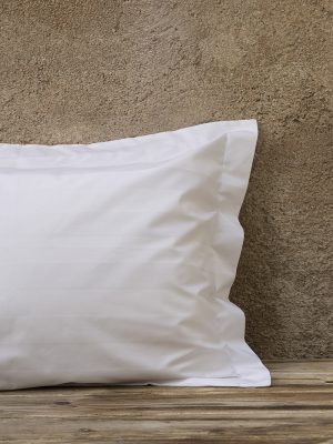 Μαξιλαροθήκη 52x75 Oxford 3 πλευρές - 300 Κλωστές Σατέν ρίγα 4,5cm - 100% Βαμβάκι Πενιέ της Nima Hotelling 100% Satin Cotton, 4,5 cm striped, 300 T.C. Μαξιλαροθήκη 52x75 με oxford 3 πλευρών