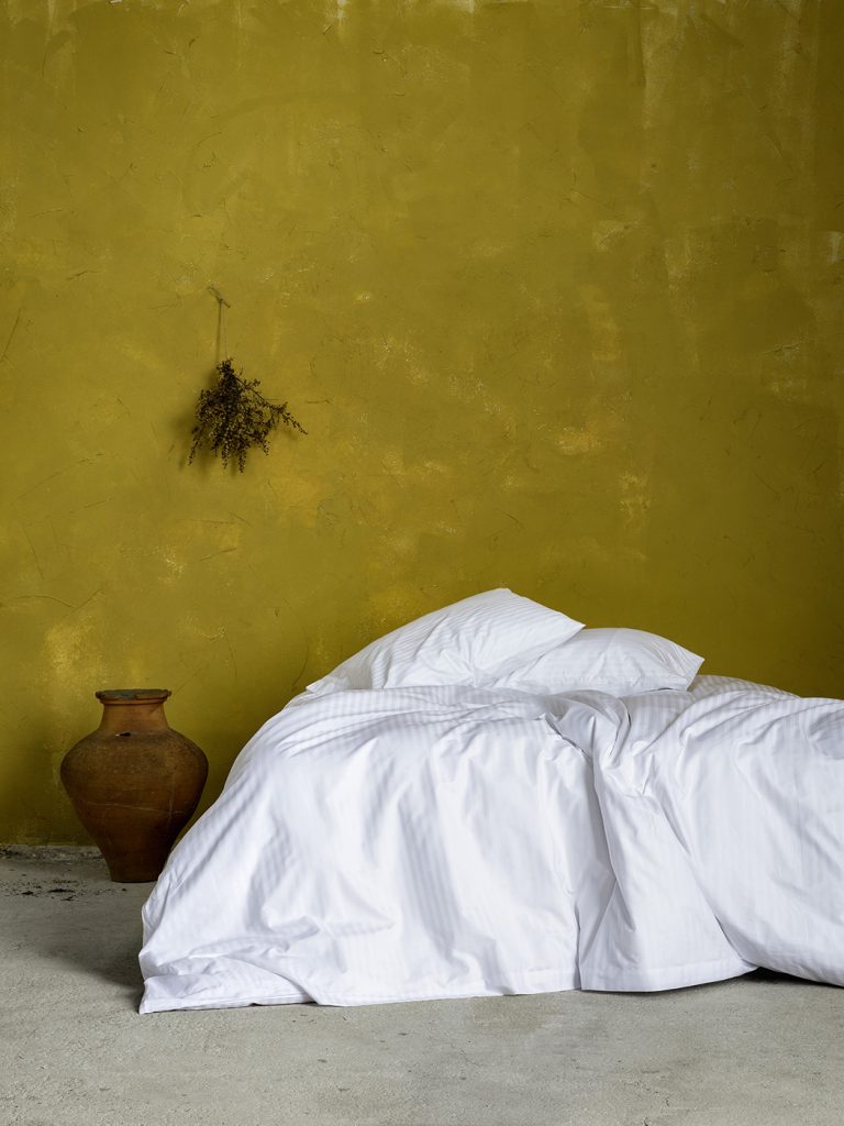 Σεντόνι 245x280 - 230 Κλωστές CVC Σατέν ρίγα 1cm - 60% Βαμβάκι Πενιέ / 40% Πολυέστερ της Nima Hotelling 60% Cotton - 40% Polyester, 1 cm striped, 230 T.C. Υπέρδιπλο 245x280 - Image 1