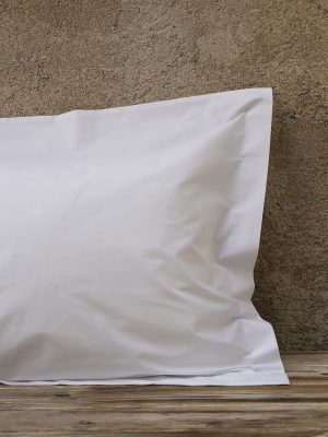 Μαξιλαροθήκη 52x75 Oxford 4 πλευρές - 160 Κλωστές - 50% Βαμβάκι / 50% Πολυέστερ της Nima Hotelling 50% Cotton - 50% Polyester, 160 T.C. Μαξιλαροθήκη 52x75 με oxford 4 πλευρών