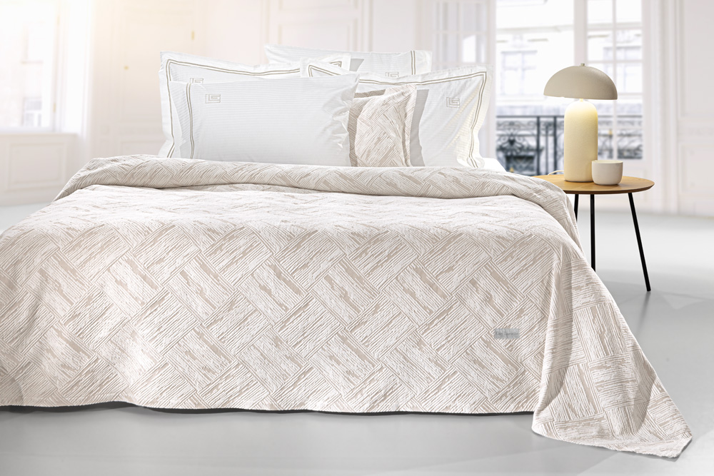 1113035125022.jpg Κουβέρτα Lucid Natural 260x250 της Guy Laroche (100% Cotton - Cotton chenille) - Image 1