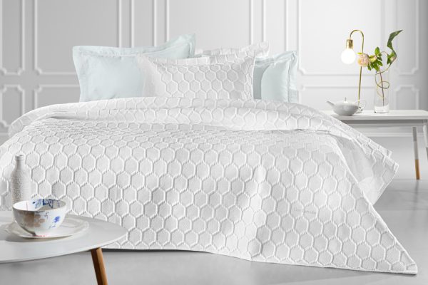 Σετ 3τμχ Κουβερλί Hive White 250x240 της Guy Laroche (100% Microsatin)