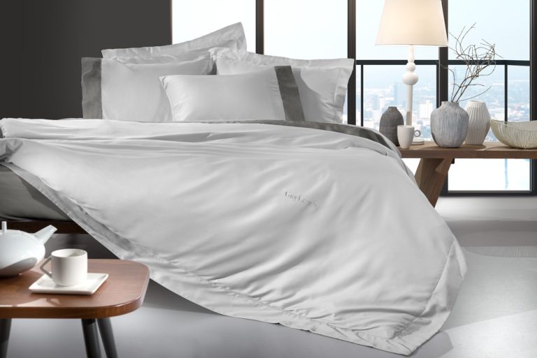 1112030119003.jpg Σετ 3τμχ Παπλωματοθήκη Silky Silver 245x255 της Guy Laroche (100% cotton satin) - Image 1