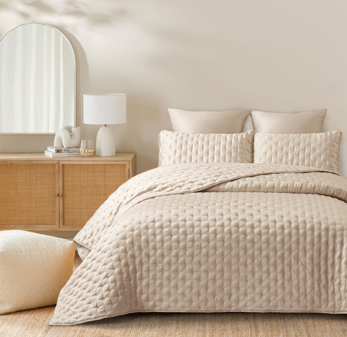 Gisele (Beige) Σετ Κουβερλί 100% tencel & καπιτονέ κέντημα 250x240 + Mαξ/θήκες 50x70/2τεμ Liolios Home - Image 2