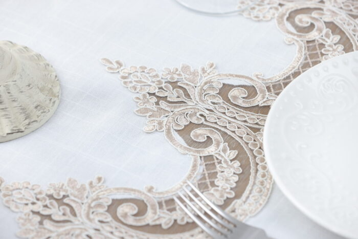 PLS-7B027 (Lt Coffee) Tablecloth Λινό κέντημα, με μεταξωτή δαντέλα, 60%linen, 40%pol. 160x220 Liolios Home - Image 4