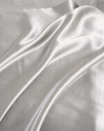 SILK SLEEP - ΓΚΡΙ ΜΕΤΑΞΩΤΗ ΜΑΞΙΛΑΡΟΘΗΚΗ ΜΑΞΙΛΑΡΟΘΗΚΗ (50Χ70) 100% ΜΕΤΑΞΙ 19MM Rythmos - Image 4