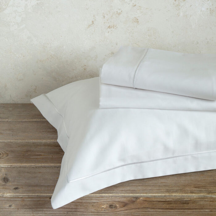 Σετ Σεντόνια Γίγας Forever - White της Nima Home 100% Satin Cotton, 220 T.C. Γίγας (2 x 270x280 + 2 Μαξιλαροθήκες Oxford 4 πλευρών 52x72+5) - Image 3