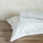 Σετ Σεντόνια Γίγας Forever - White της Nima Home 100% Satin Cotton, 220 T.C. Γίγας (2 x 270x280 + 2 Μαξιλαροθήκες Oxford 4 πλευρών 52x72+5) - Image 2