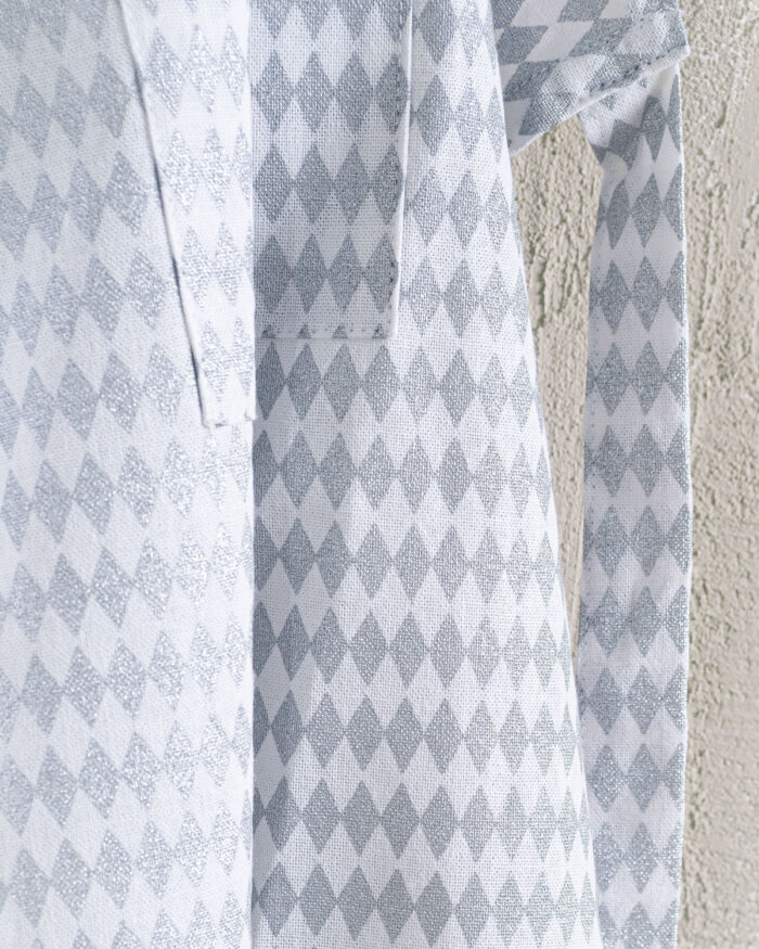 aprons_aw26_romvos_1_dtl.jpg ROMVOS ΑΣΗΜΙ - ΠΟΔΙΑ 100% ΒΑΜΒΑΚΙ Rythmos - Image 1