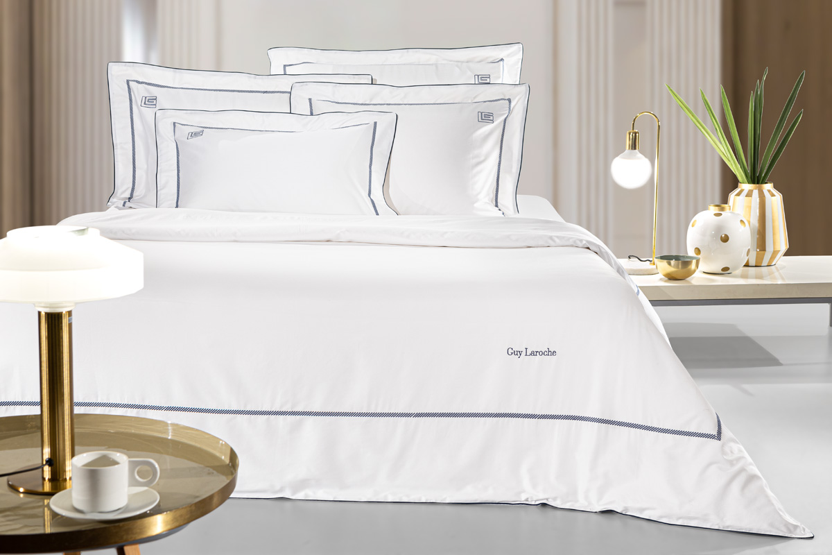1110086225000.jpg Σετ 4τμχ. Σεντόνια Elite White/Marine 270x280 της Guy Laroche (Cotton satin 100%) - Image 1