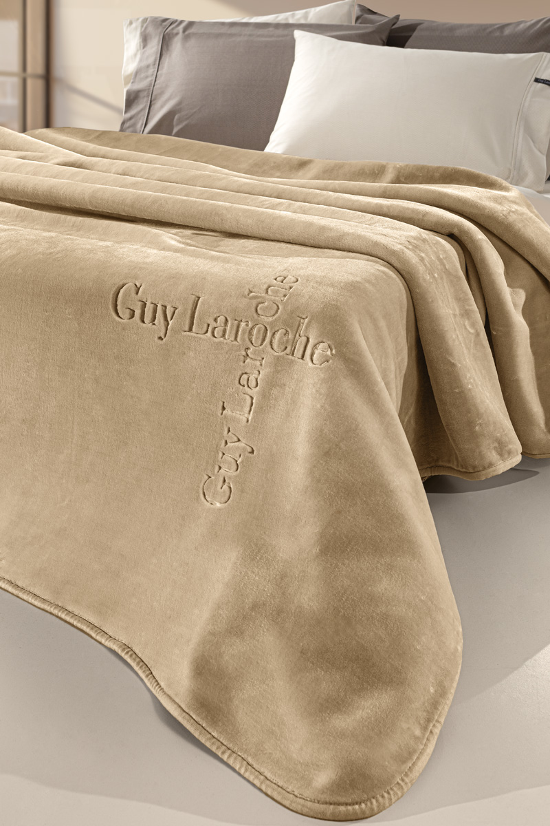 1113086225003.jpg Κουβέρτα Logo Almond 160x220 της Guy Laroche (Polyester 100%) - Image 1