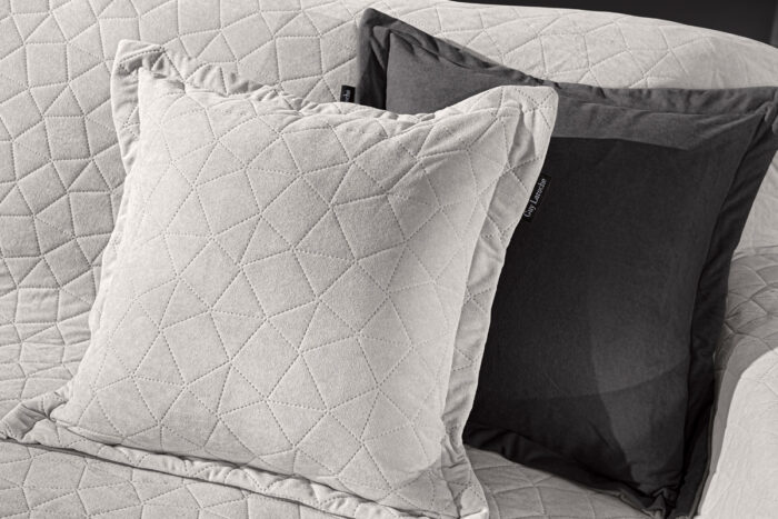 Διακοσμητική Μαξιλαροθήκη Avalon Elephant 40x40+3 (Χωρίς Γέμιση) της Guy Laroche (Polyester 100%) - Image 1