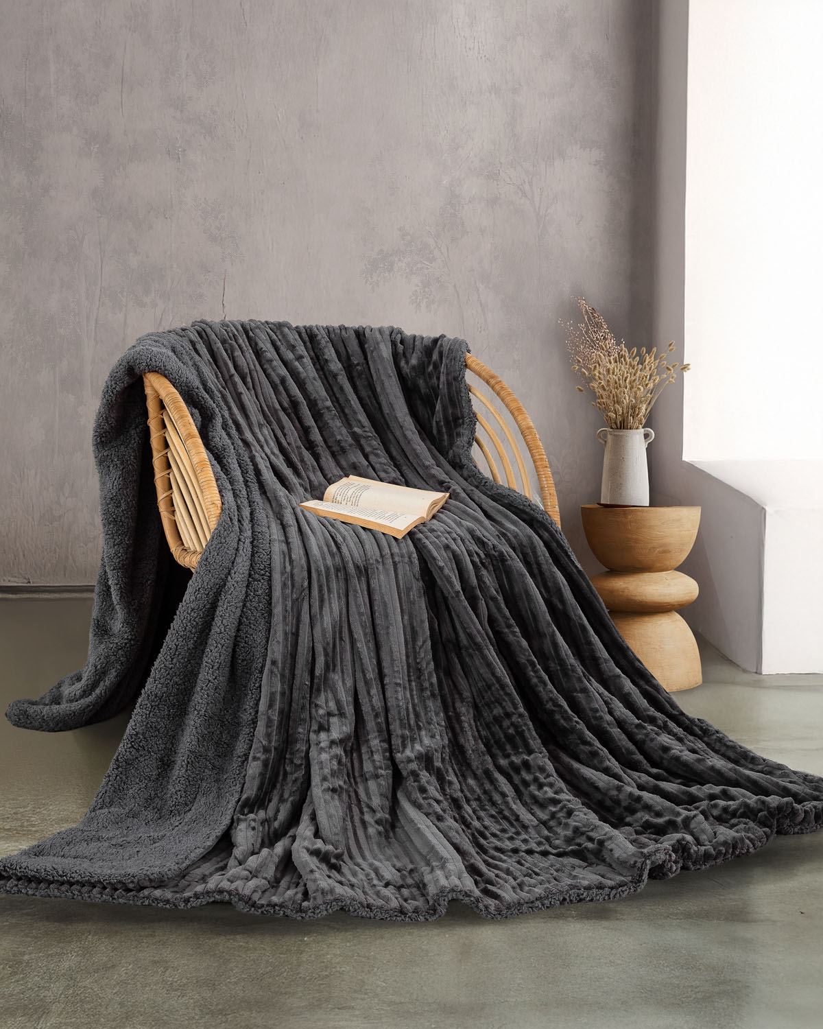 JOLEIN_SOFT_anthraki.jpg JOLLEIN - ΚΟΥΒΕΡΤΑ JACQUARD FLANNEL ΜΕ SHERPA ΑΝΘΡΑΚΙ ΥΠΕΡΔΙΠΛΟ (220Χ240) Rythmos - Image 1