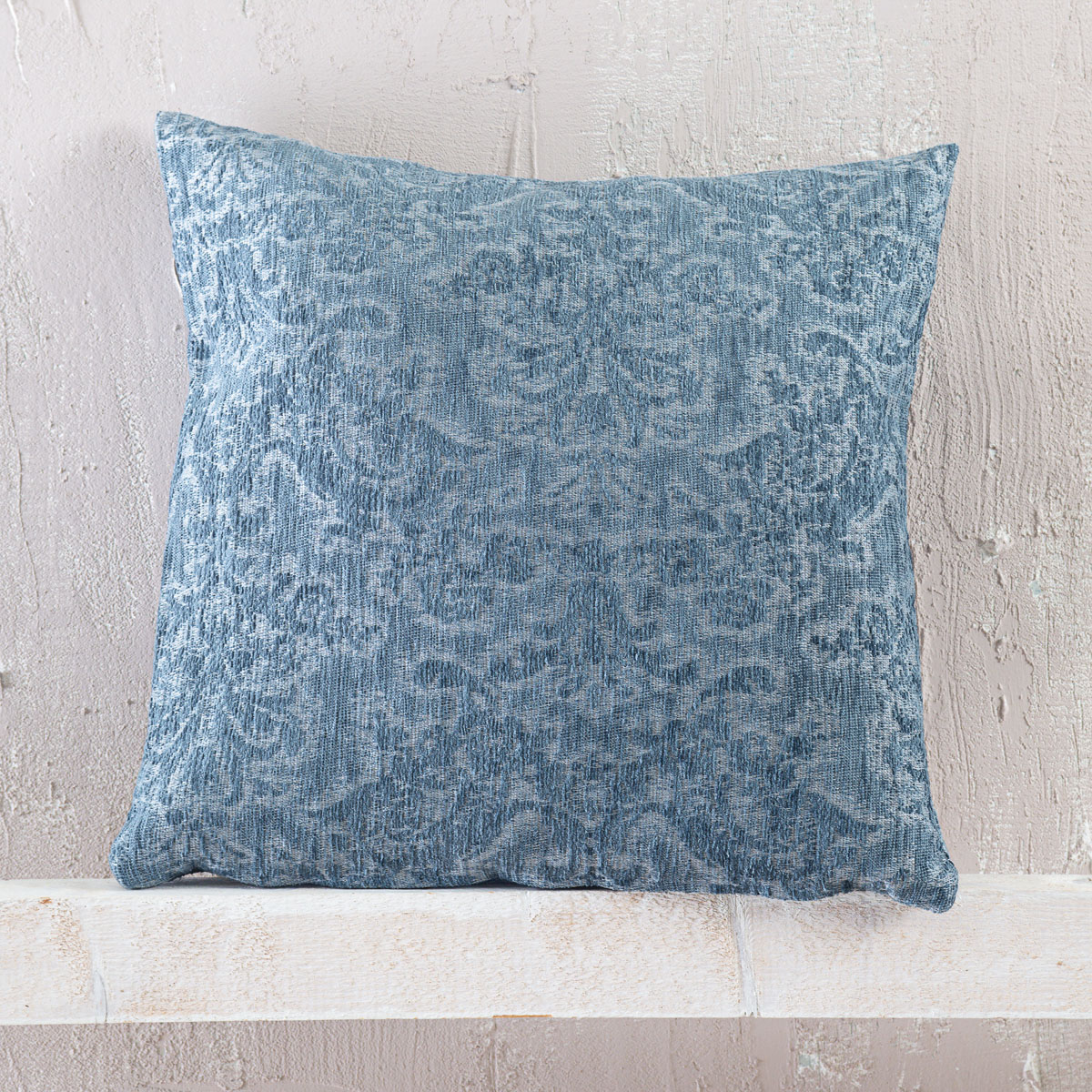 bianco_sofa_blue_plw-1.jpg BIANCO- ΡΙΧΤΑΡΙ 40X40 ΜΠΛΕ 40X40 55% CHENILLE ACRYLIC - 25% ΒΑΜΒΑΚΙ - 20% POL. Rythmos - Image 1
