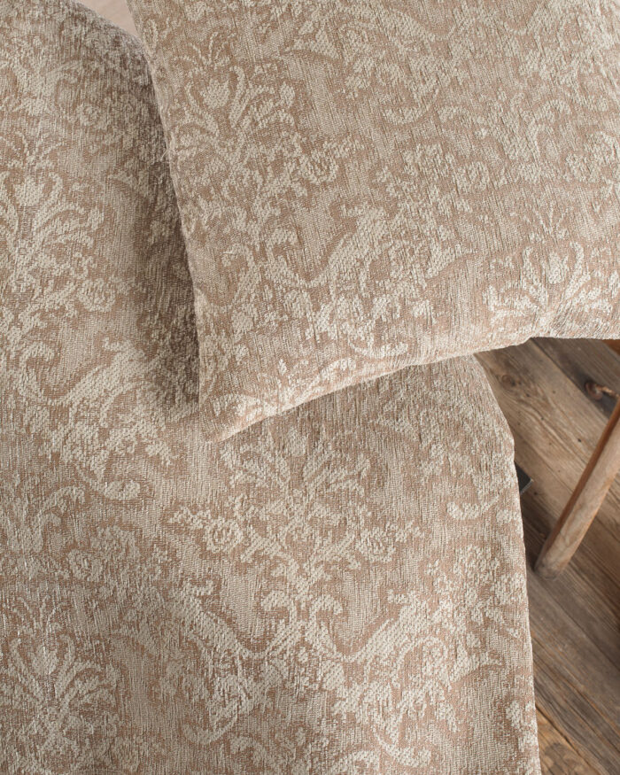 bianco_sofa_dtl_brown-5.jpg BIANCO- ΡΙΧΤΑΡΙ 40X40 ΜΠΕΖ 40X40 55% CHENILLE ACRYLIC - 25% ΒΑΜΒΑΚΙ - 20% POL. Rythmos - Image 2