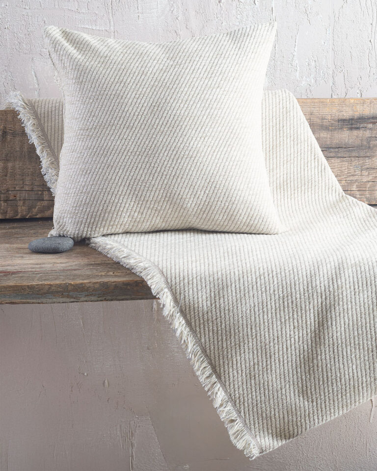 charlie_sofa_ecru-1.jpg CHARLIE - ΡΙΧΤΑΡΙ 40X40 ΚΑΦΕ 40X40 50% Chenille acrylic - 25% βαμβάκι - 25% Pol Rythmos - Image 3