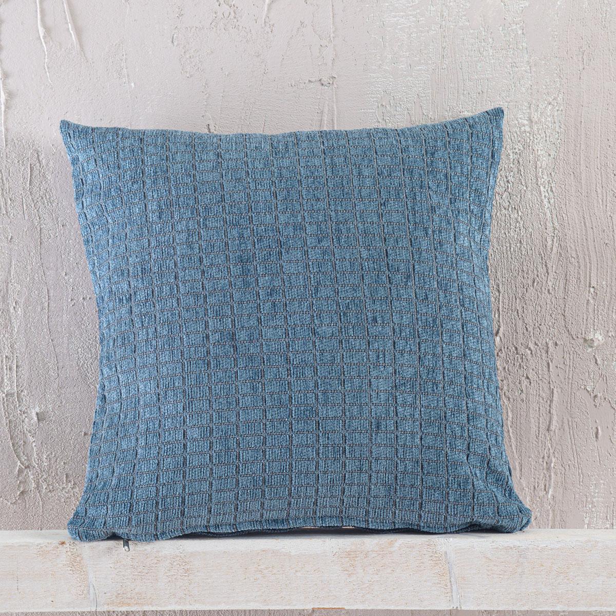 corvet_sofa_blue1-1.jpg CORVET - ΡΙΧΤΑΡΙ 40X40 ΜΠΛΕ 40X40 55% CHENILLE ACRYLIC - 25% ΒΑΜΒΑΚΙ - 20% POL. Rythmos - Image 1