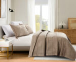 Palmira (Taupe) Κουβερλί/Κάλυμμα κρεβατιού 100% luxury velvet & καπιτονέ κέντημα Bedspread 260x240+Μαξ/θήκες 50x70/2pcs Liolios Home
