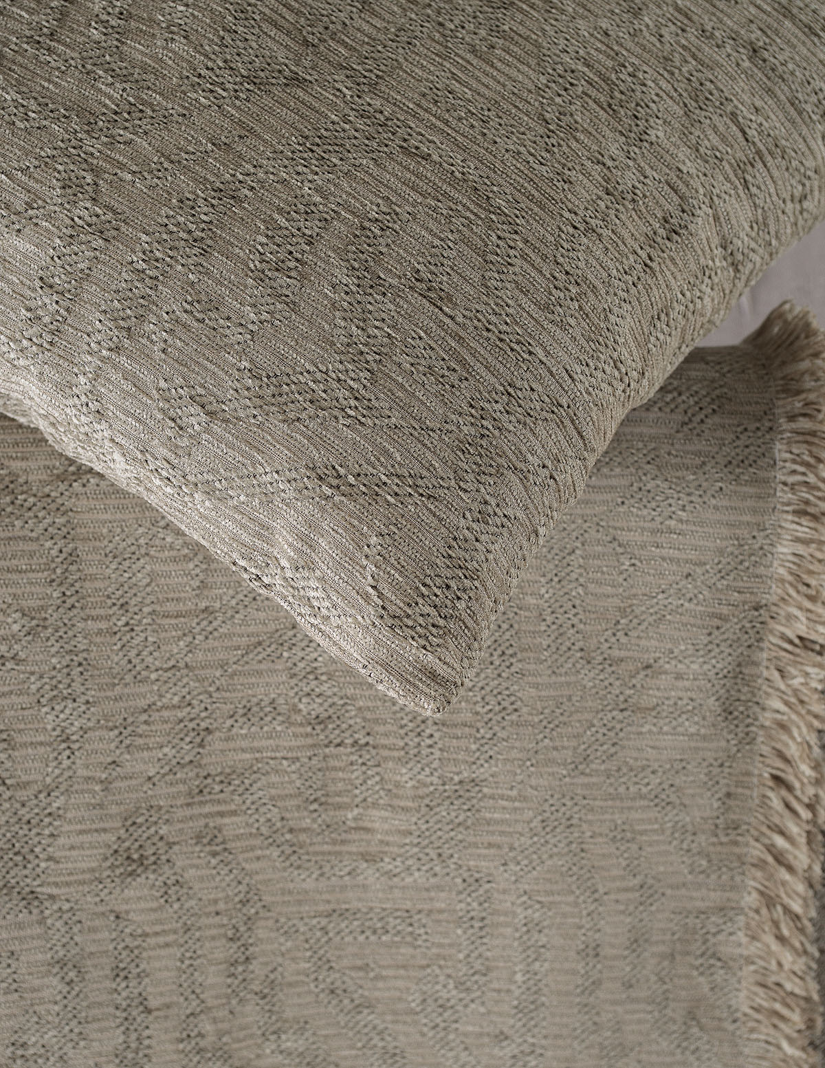 melie_brown_12-11.jpg MELIE - ΡΙΧΤΑΡΙ 180X160 ΜΠΕΖ 180X160 50% Chenille acrylic - 25% βαμβάκι - 25% Pol Rythmos - Image 1