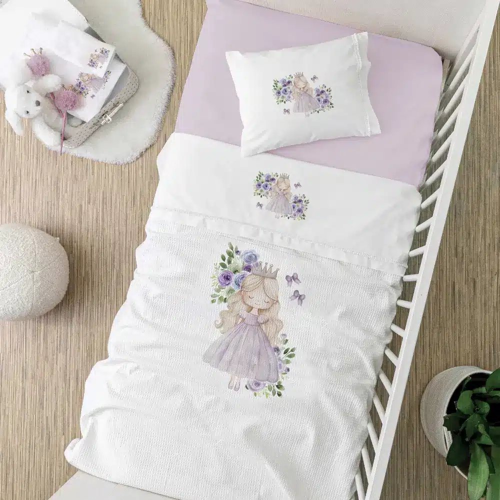 kouverta-pike-kounias-lily.webp Κουβέρτα Πικέ Κούνιας Lily 110 x 140 cm 100% Βαμβάκι Λευκό-Λιλά BOREA - Image 1