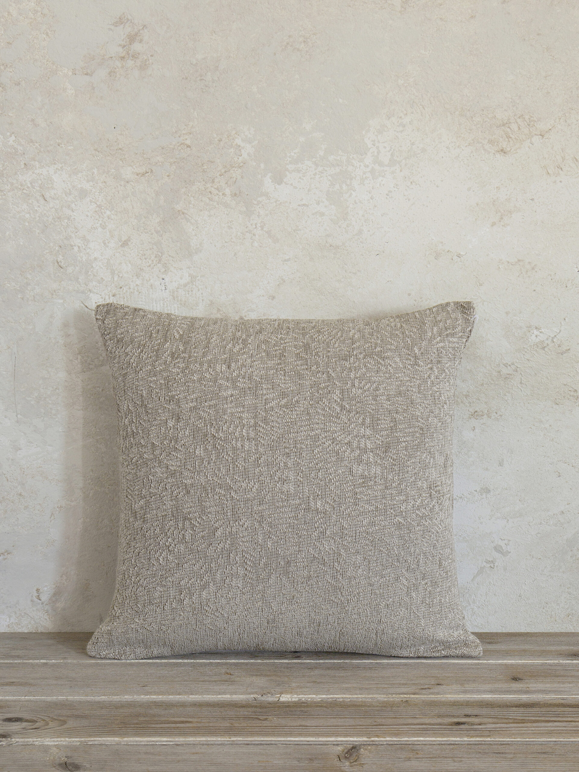 5206482127579.jpg Διακοσμητικό Μαξιλάρι 45x45 - Secret Beige της Nima Home Chenille, 55% Acrylic - 20% Polyester - 25% Cotton Μαξιλάρι 45x45 - Image 1