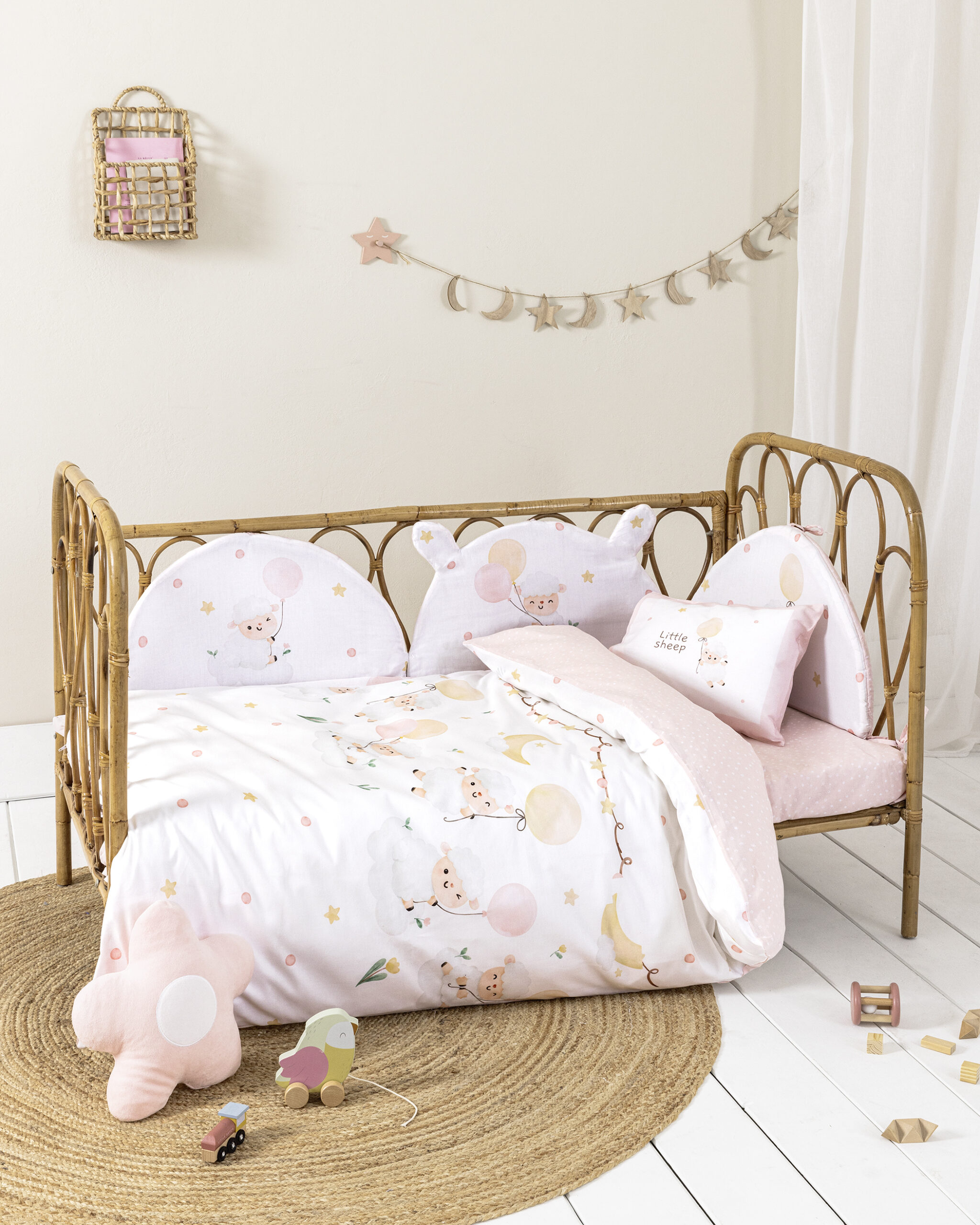 5206482187696-20.jpg Σετ Σεντόνια Κούνιας - Little Sheep της Nima Bebe 100% Cotton, 144 T.C. Κούνιας (2 x 120x170 + 1 Μαξιλαροθήκη 30x40) - Image 1