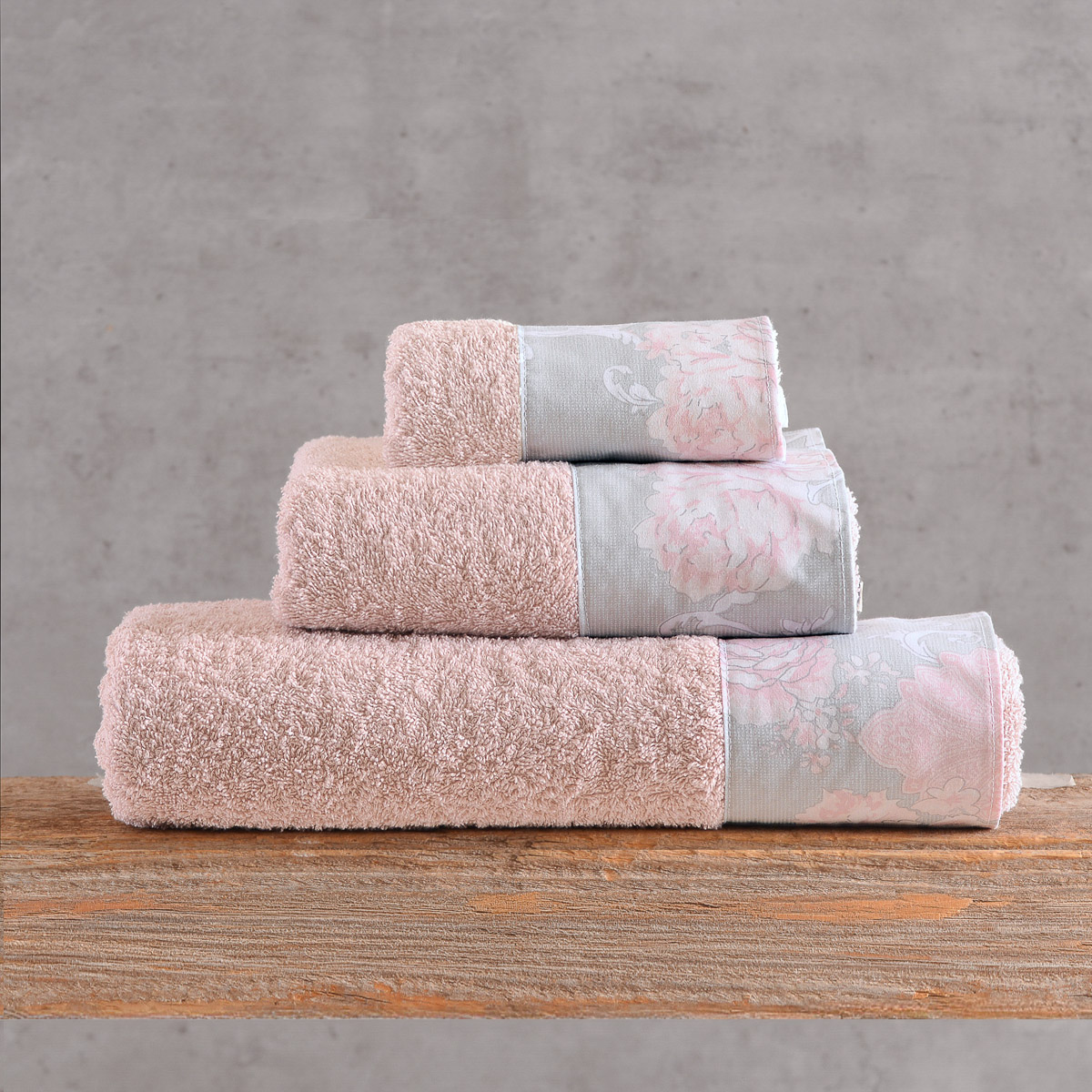 candince_towels_pack3.jpg CANDINCE ΠΟΥΔΡΑ-ΡΟΖ - ΣΕΤ ΠΕΤΣΕΤΕΣ 3ΤΕΜ. ΣΕΤ 3 ΤΕΜΑΧΙΩΝ (30X50, 50X90, 80X150) ΣΥΣΚΕΥΑΣΙΑ ΚΟΥΤΙΟΥ ΣΕΤ 3 ΤΕΜΑΧΙΩΝ (30X50, 50X90, 80X150) ΣΥΣΚΕΥΑΣΙΑ ΚΟΥΤΙΟΥ 100% ΒΑΜΒΑΚΙ Rythmos - Image 1