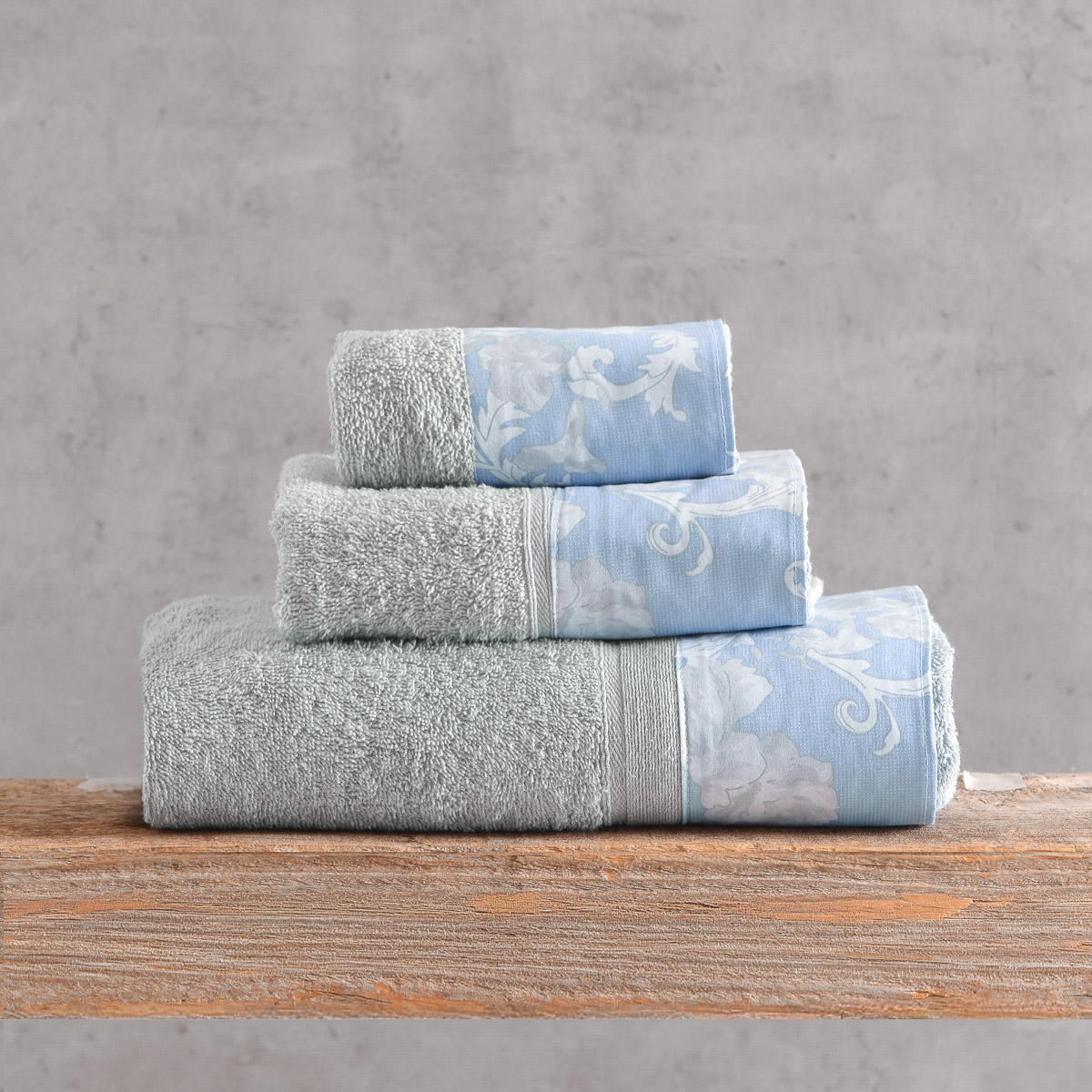 candince_towels_pack7.jpg CANDINCE ΓΚΡΙ-ΜΠΛΕ - ΣΕΤ ΠΕΤΣΕΤΕΣ 3ΤΕΜ. ΣΕΤ 3 ΤΕΜΑΧΙΩΝ (30X50, 50X90, 80X150) ΣΥΣΚΕΥΑΣΙΑ ΚΟΥΤΙΟΥ ΣΕΤ 3 ΤΕΜΑΧΙΩΝ (30X50, 50X90, 80X150) ΣΥΣΚΕΥΑΣΙΑ ΚΟΥΤΙΟΥ 100% ΒΑΜΒΑΚΙ Rythmos - Image 1