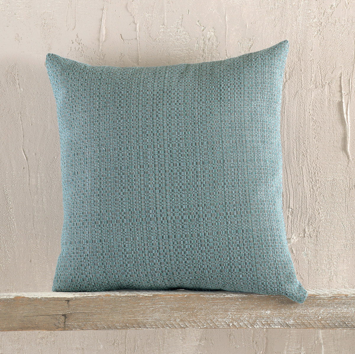 kelsey_pillow_3.jpg KELSEY ΜΠΛΕ - ΜΑΞΙΛΑΡΟΘΗΚΗ 40X40 80% ΒΑΜΒΑΚΙ - 20% ΠΟΛΥΕΣΤΕΡΑΣ Rythmos - Image 1