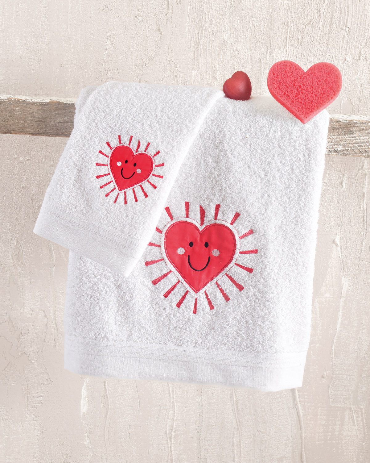 loveheart_towels.jpg LOVEHEART - ΣΕΤ ΠΕΤΣΕΤΕΣ 2 ΤΕΜ. ΣΕΤ 2 ΤΕΜΑΧΙΑ (30X50 70X140) 100% ΒΑΜΒΑΚΙ Rythmos - Image 1