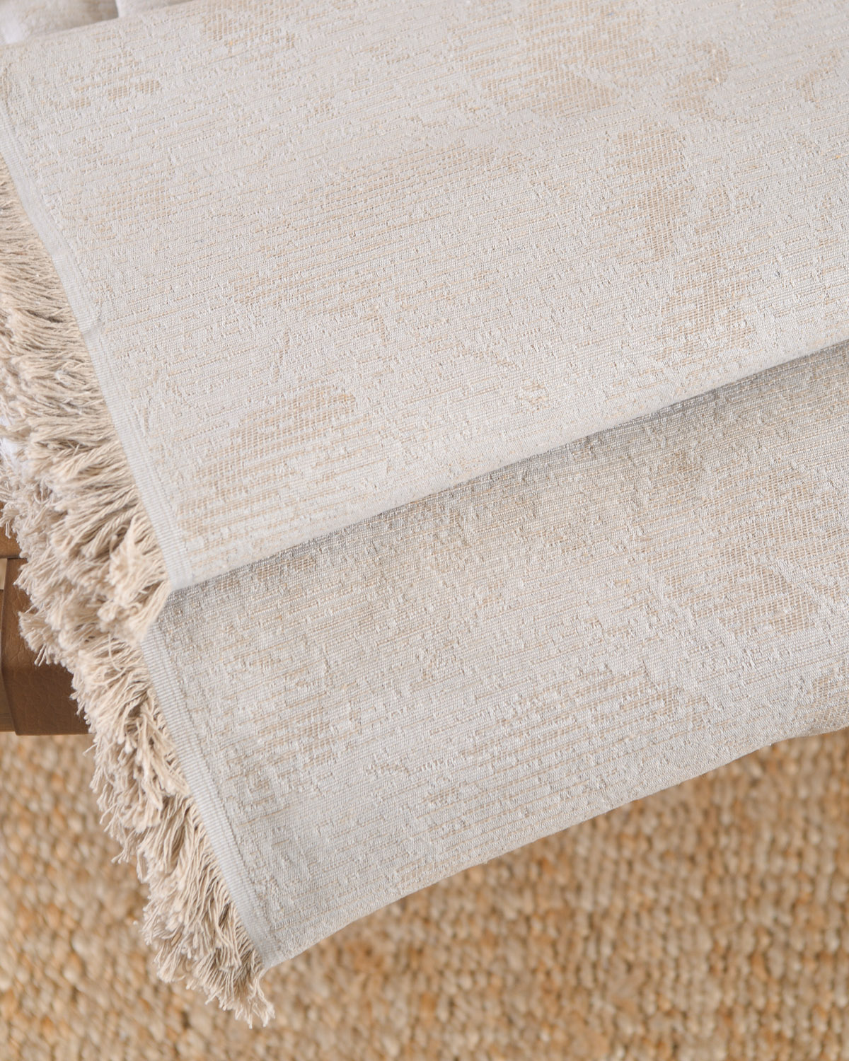 peony_sofa9.jpg PEONY - ΡΙΧΤΑΡΙ 40X40 ΜΠΕΖ 40X40 80% ΒΑΜΒΑΚΙ - 20% ΠΟΛΥΕΣΤΕΡΑΣ Rythmos - Image 1